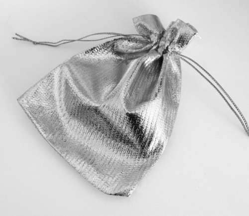 sakiewka-srebrna