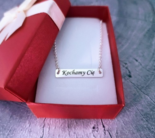 Srebrny-naszyjnik-prostokątna-blaszka-z-wlasnym-napisem-na-lancuszku-srebro-925.jpg