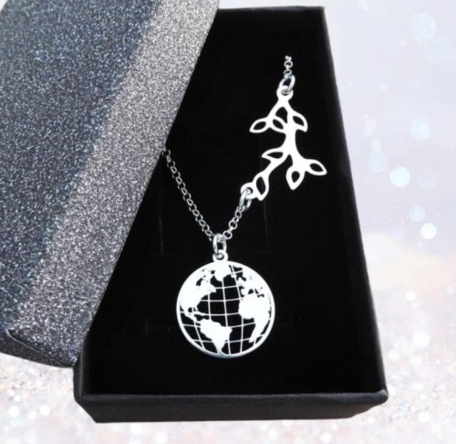 Naszyjnik-srebrny-lancuszek-z-wisiorkiem-Ziemia-Gaja-srebro-925