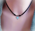 Minimalistyczny-Naszyjnik-Choker-Koniczynka-na-Sznurku-Stal-Szlachetna
