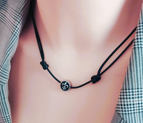 Naszyjnik-sznurkowy-uniseks-z-lilia-stal-szlachetna