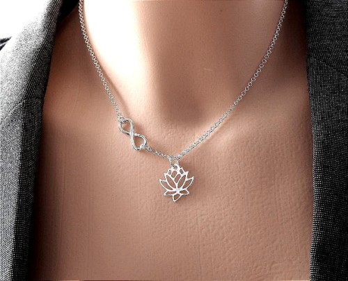 Srebrny-naszyjnik-celebrytka-infinity-kwiat-lotosu-srebro-925