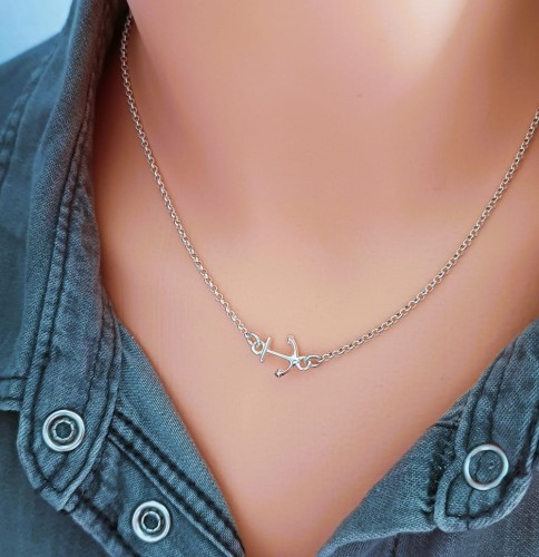 Naszyjnik-srebrny-lancuszek-z-zawieszka-kotwica-srebro-925