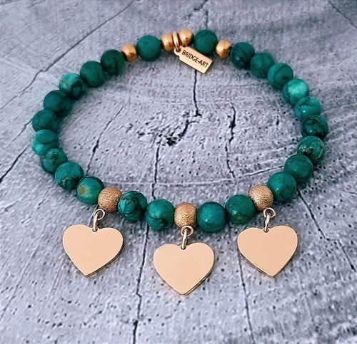 Bransoletka-z-turkusu-afrykanskiego-z-trzema-serduszkami-stal-tytanowa-wlasny-grawer