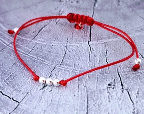 Czerwona-bransoletka-szczescia-z-kuleczkami-srebro-925