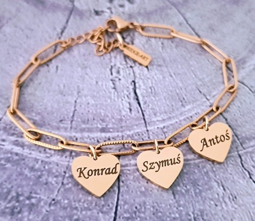 Stalowa-bransoletka-trzy-zlote-serduszka-na-lancuszku-dowolny-grawer
