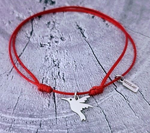 Bransoletka-stalowa-na-noge-z-koliberkiem