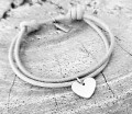 Bransoletka-z-serduszkiem-na-grubym-sznurku-grawer-gratis