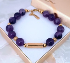 Bransoletka z Naturalnego Ametystu z Personalizowanym Słupkiem | Grawer Gratis