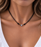 Minimalistyczny Naszyjnik Choker Uniseks Stalowa Koniczynka na Cienkim Sznurku / 20 Kolorów 